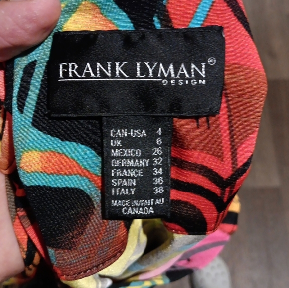 Frank Lyman Design Colorful Abstract Button Down Shirt Size 4 - Picture 4 of 4